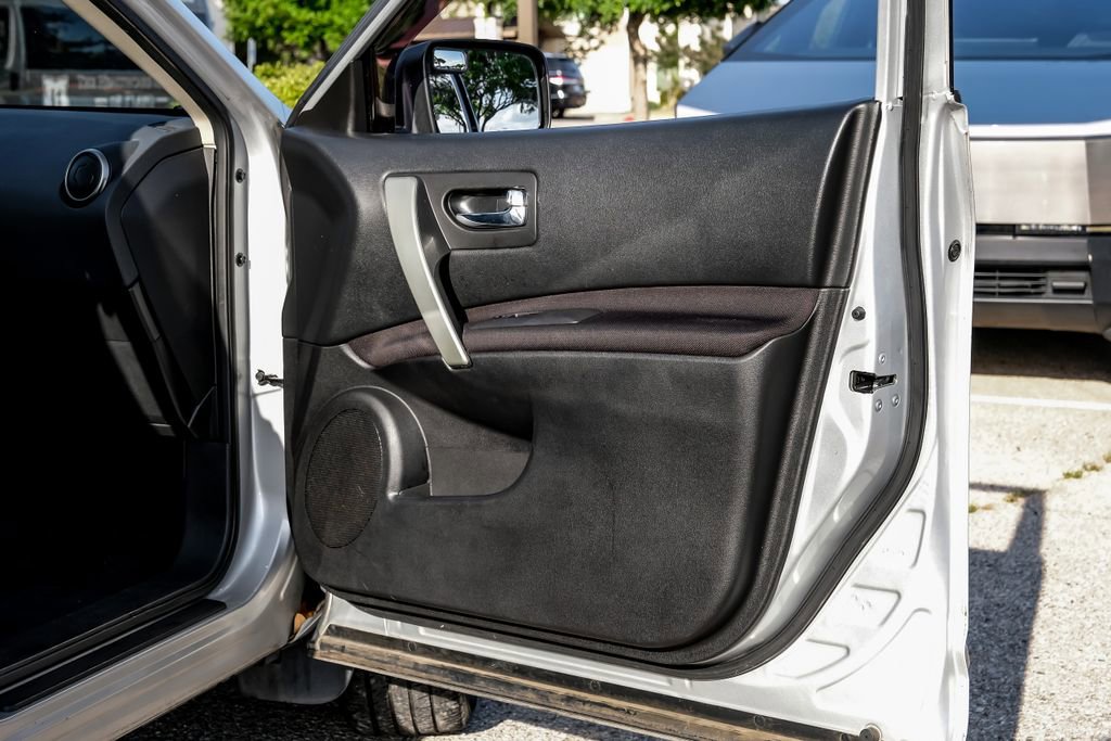 Used 2015 Nissan Rogue S w/ Convenience Package image 42