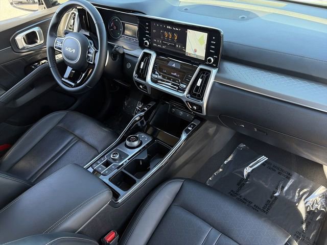Used 2022 Kia Sorento SX w/ Panoramic Sunroof Package image 14