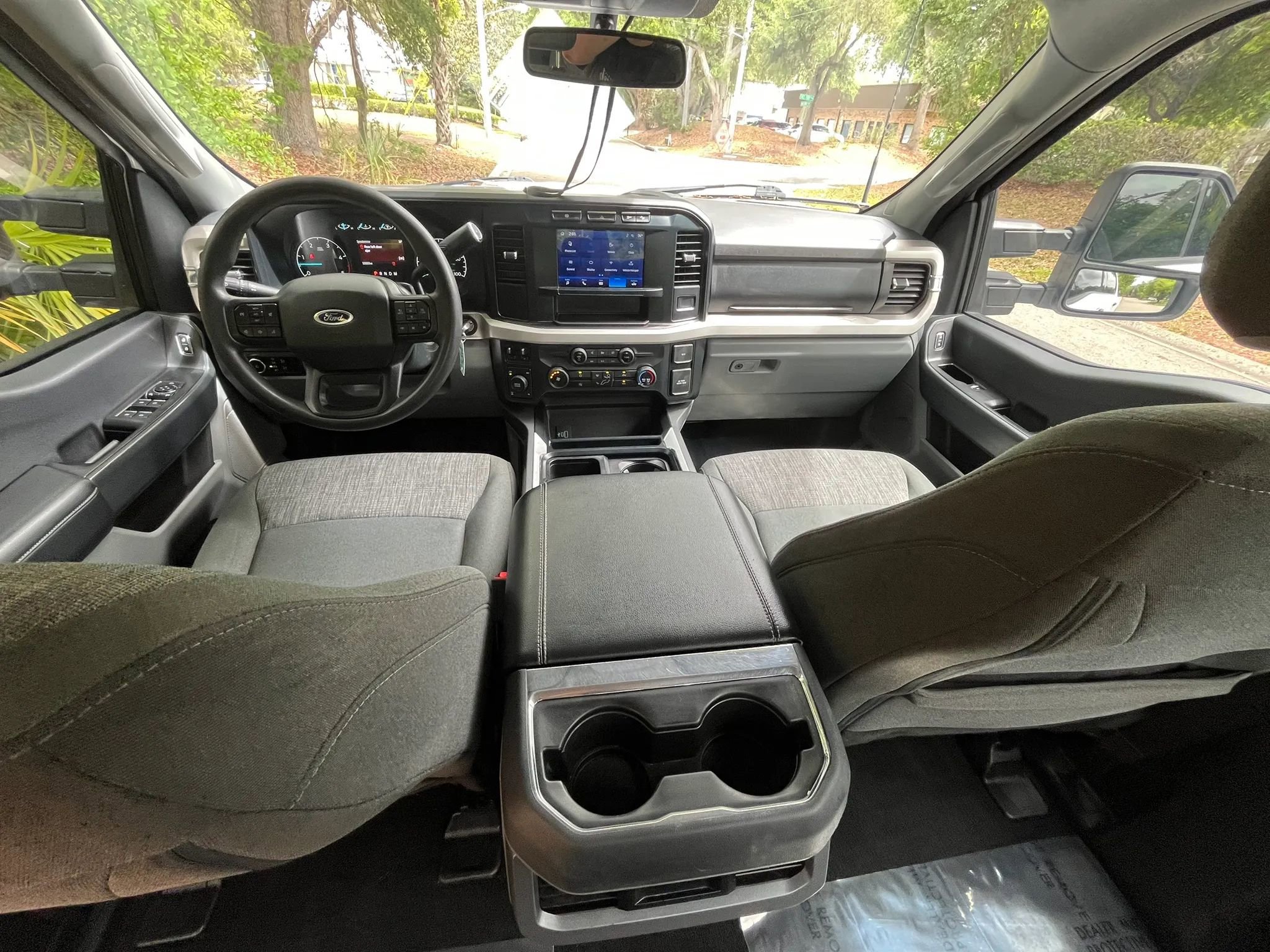 Used 2023 Ford F250 XLT w/ FX4 Off-Road Package AWD/4WD image 14