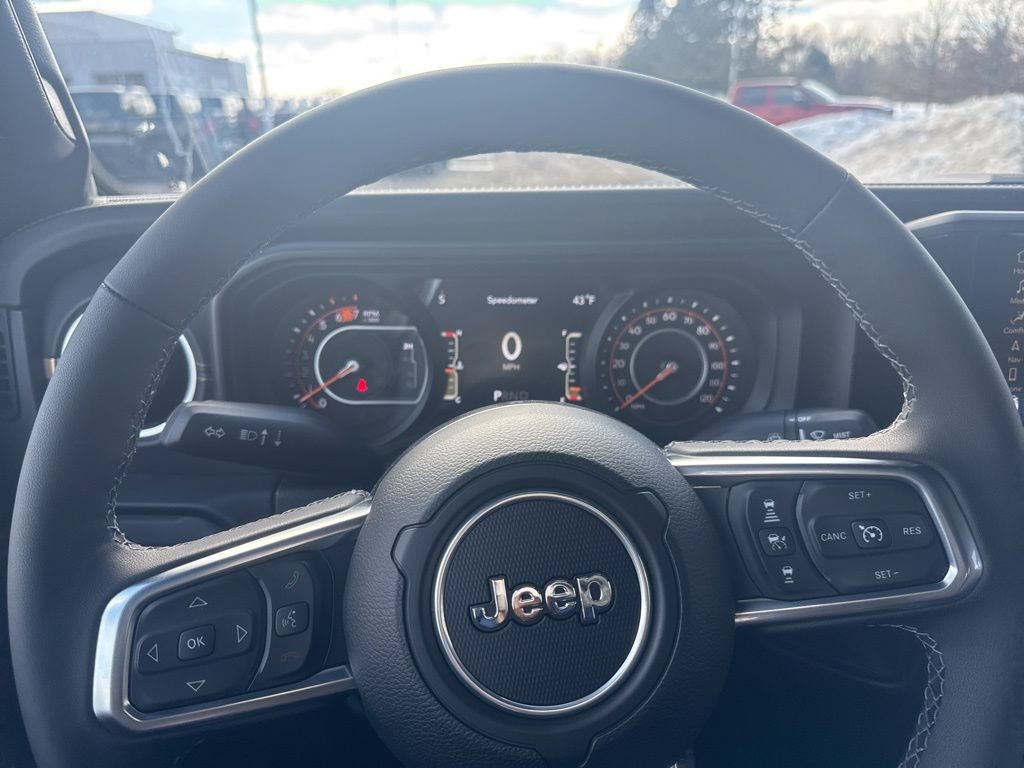 New 2025 Jeep Wrangler Unlimited Sahara AWD/4WD image 21