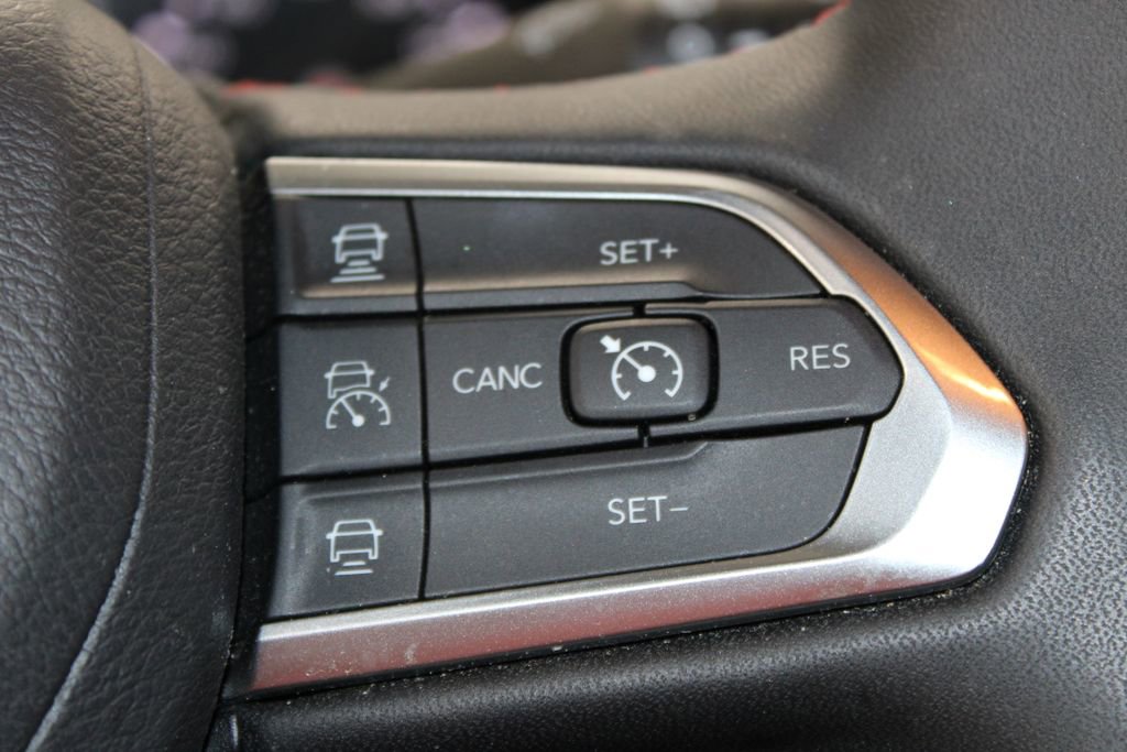 Used 2025 Jeep Compass Trailhawk AWD/4WD image 42