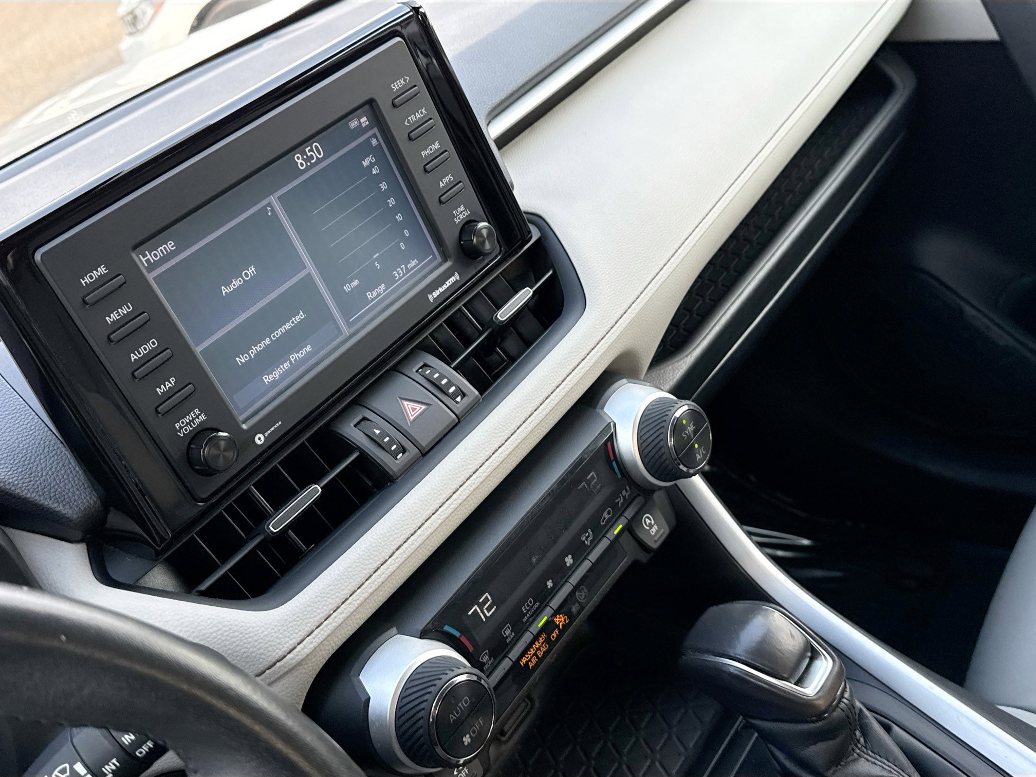 Used 2021 Toyota RAV4 XLE Premium image 28