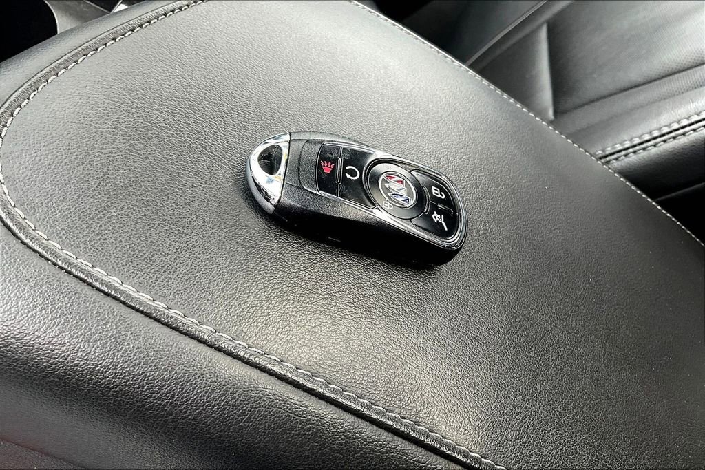 Used 2020 Buick Enclave Avenir w/ Avenir Technology Package AWD/4WD image 36