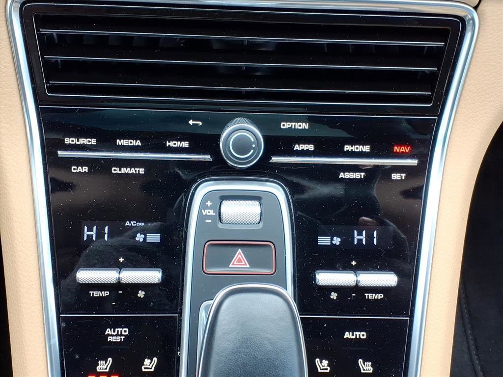 Used 2023 Porsche Panamera 4 image 19