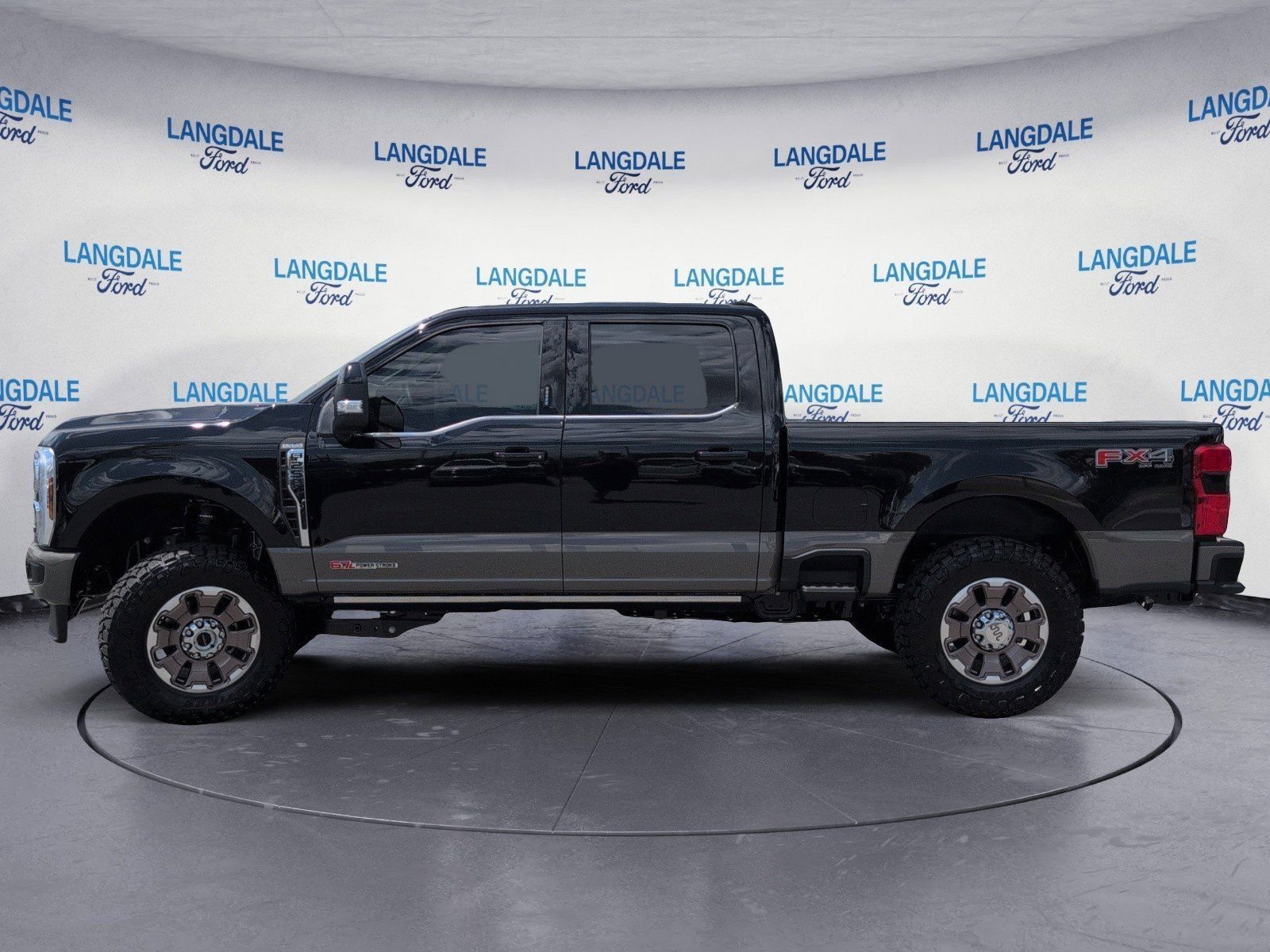 New 2026 Ford F250 4x4 Crew Cab Super Duty image 10