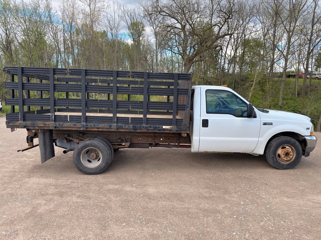 Used 2002 Ford F350 2WD Regular Cab DRW Super Duty image 5