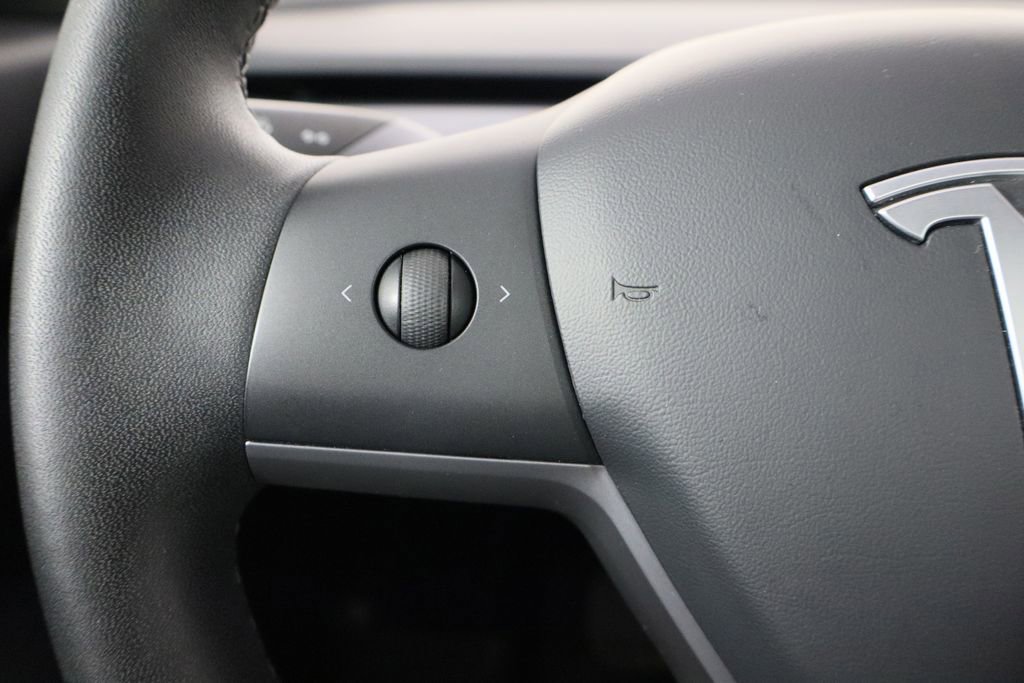 Used 2020 Tesla Model 3 Standard Range image 31