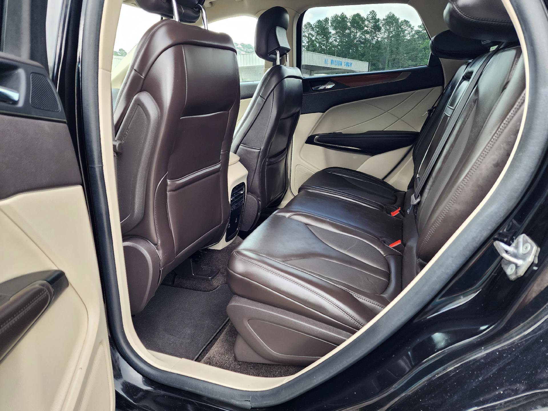 Used 2019 Lincoln MKC Select w/ Select Plus Package FWD image 13