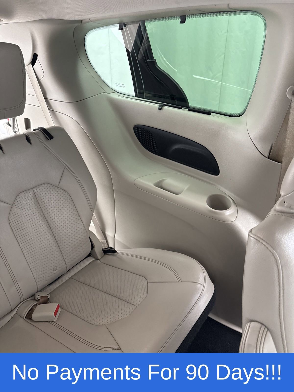 Used 2017 Chrysler Pacifica Touring-L Plus w/ Tire & Wheel Group image 42