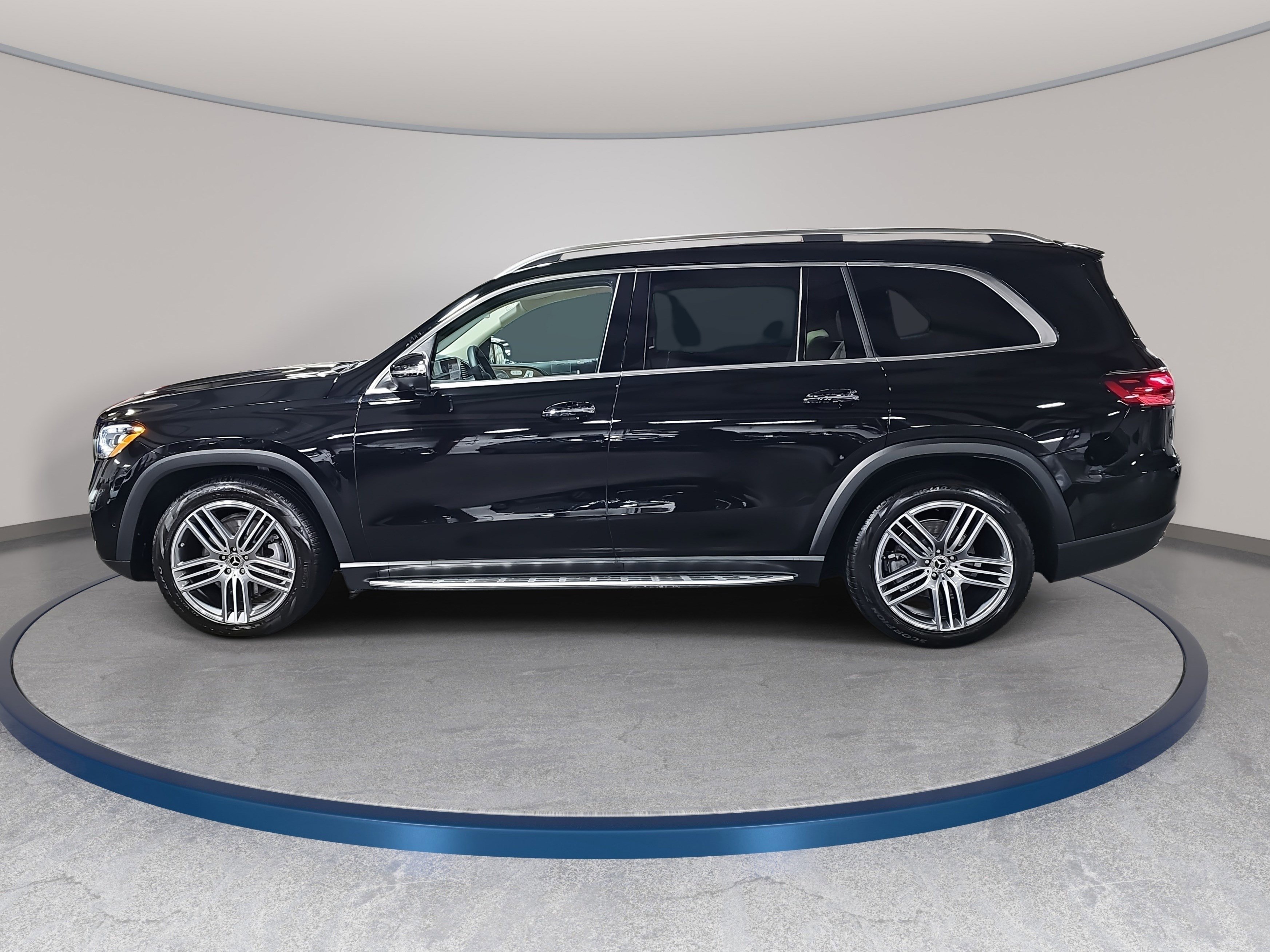 Certified 2026 Mercedes-Benz GLS 450 4MATIC image 9