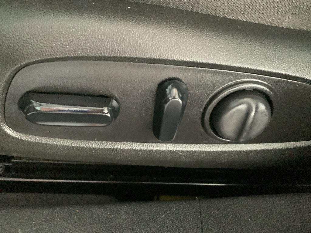 Used 2019 Chevrolet Malibu LT FWD image 13