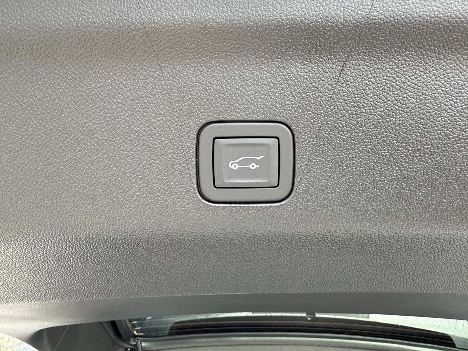 New 2026 Chevrolet Suburban Premier AWD/4WD image 37