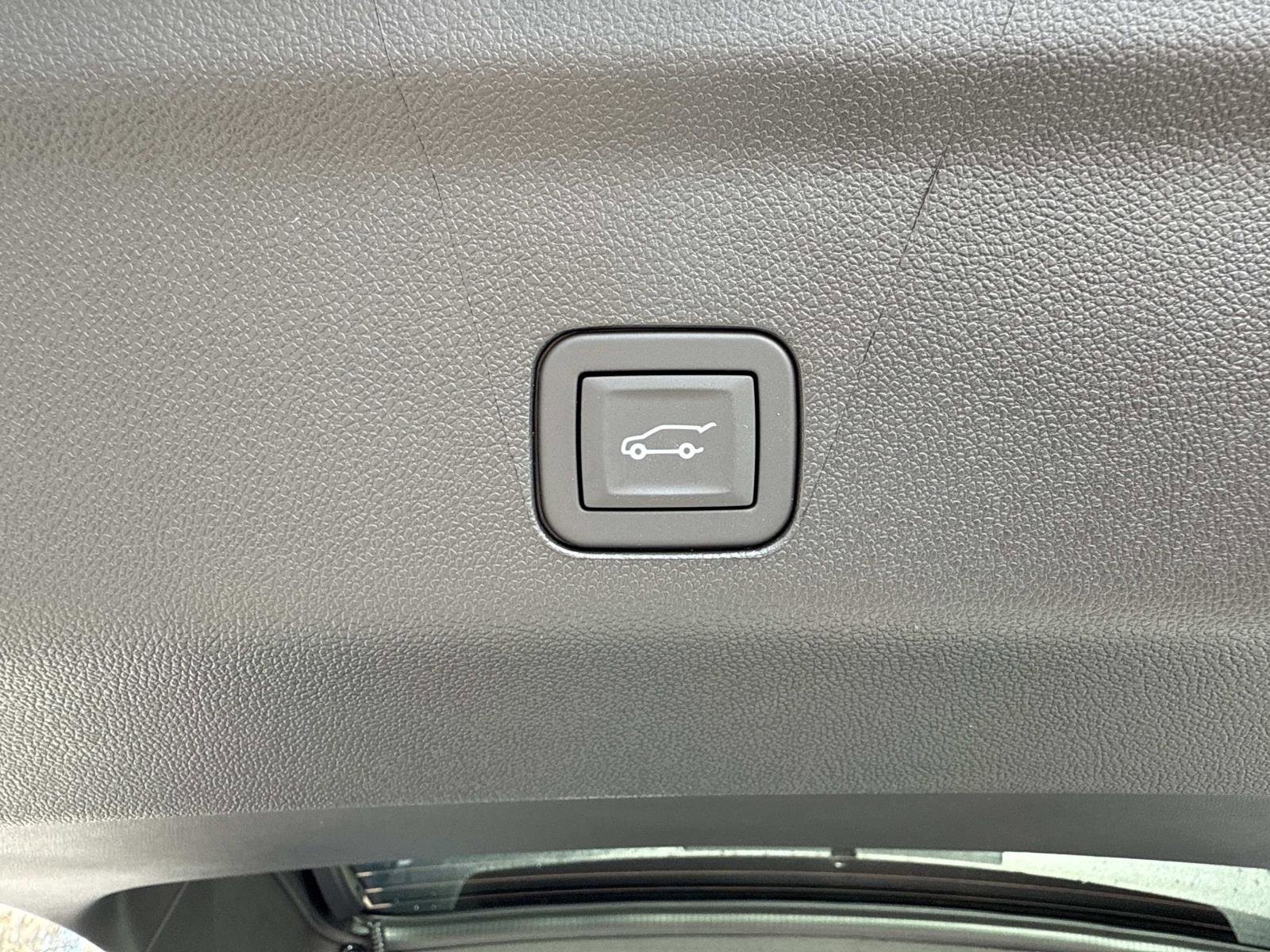 New 2026 Chevrolet Suburban Premier image 37