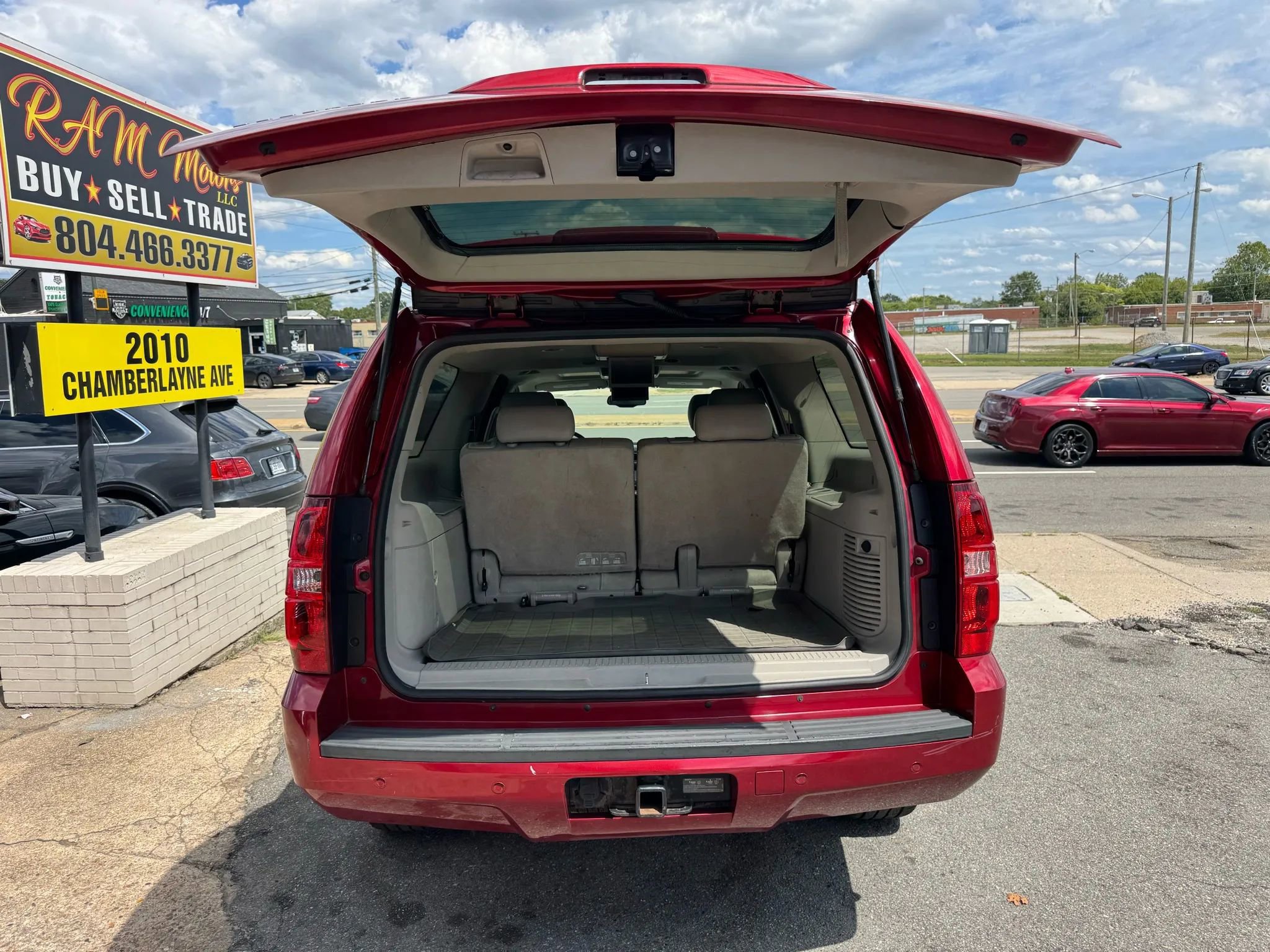 Used 2013 Chevrolet Suburban LT image 19