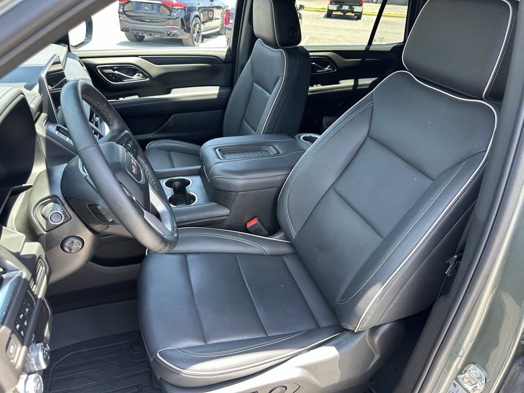 Used 2023 GMC Yukon SLT w/ SLT Luxury Package RWD image 24