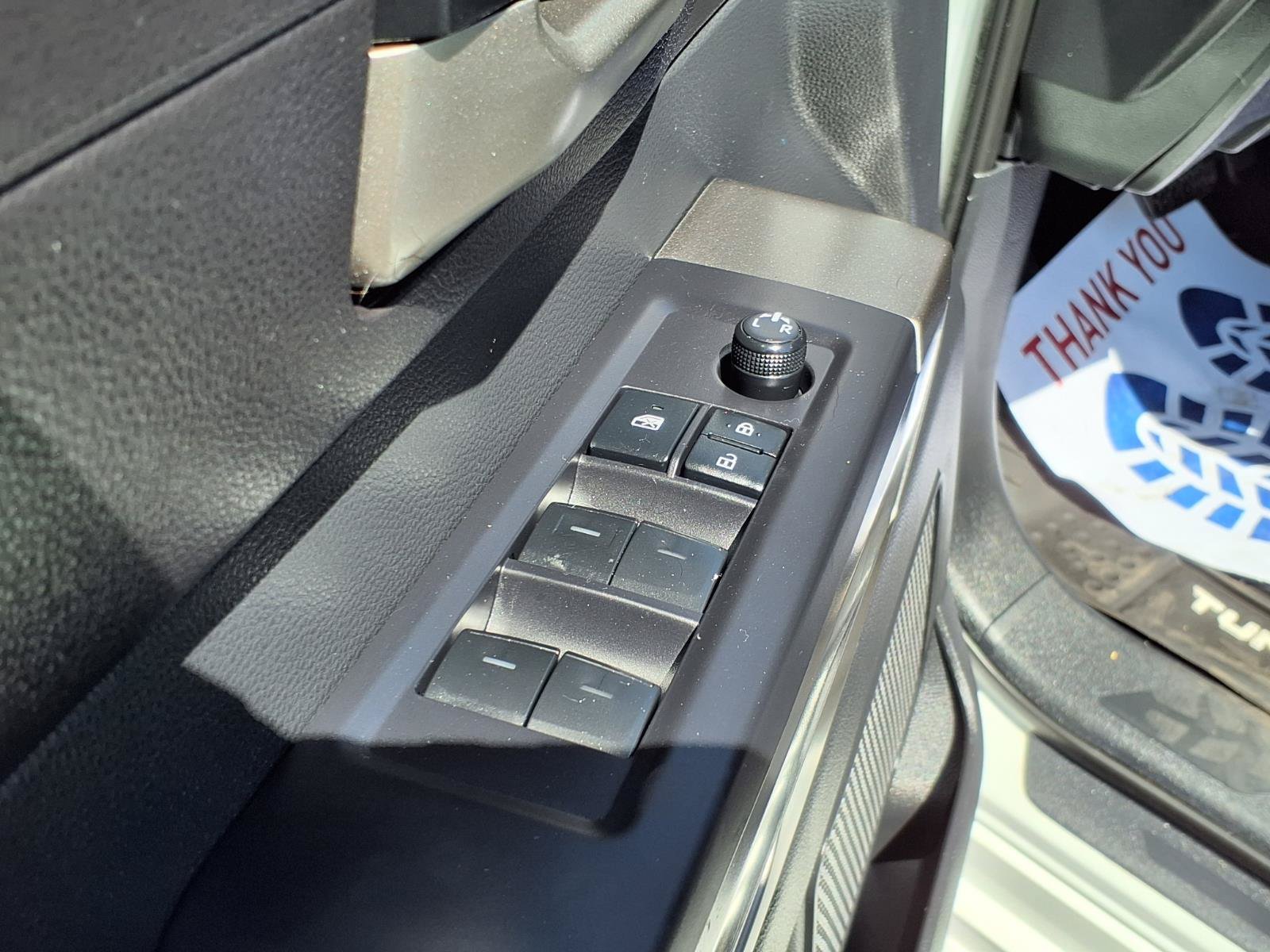 Used 2022 Toyota Tundra SR5 w/ SR5 Premium Package RWD image 22