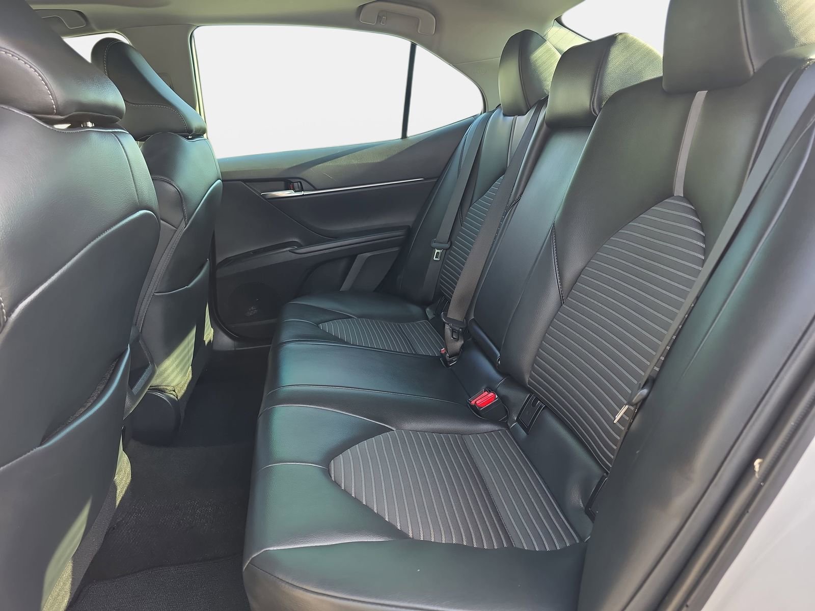 Used 2024 Toyota Camry SE w/ Convenience Package image 13