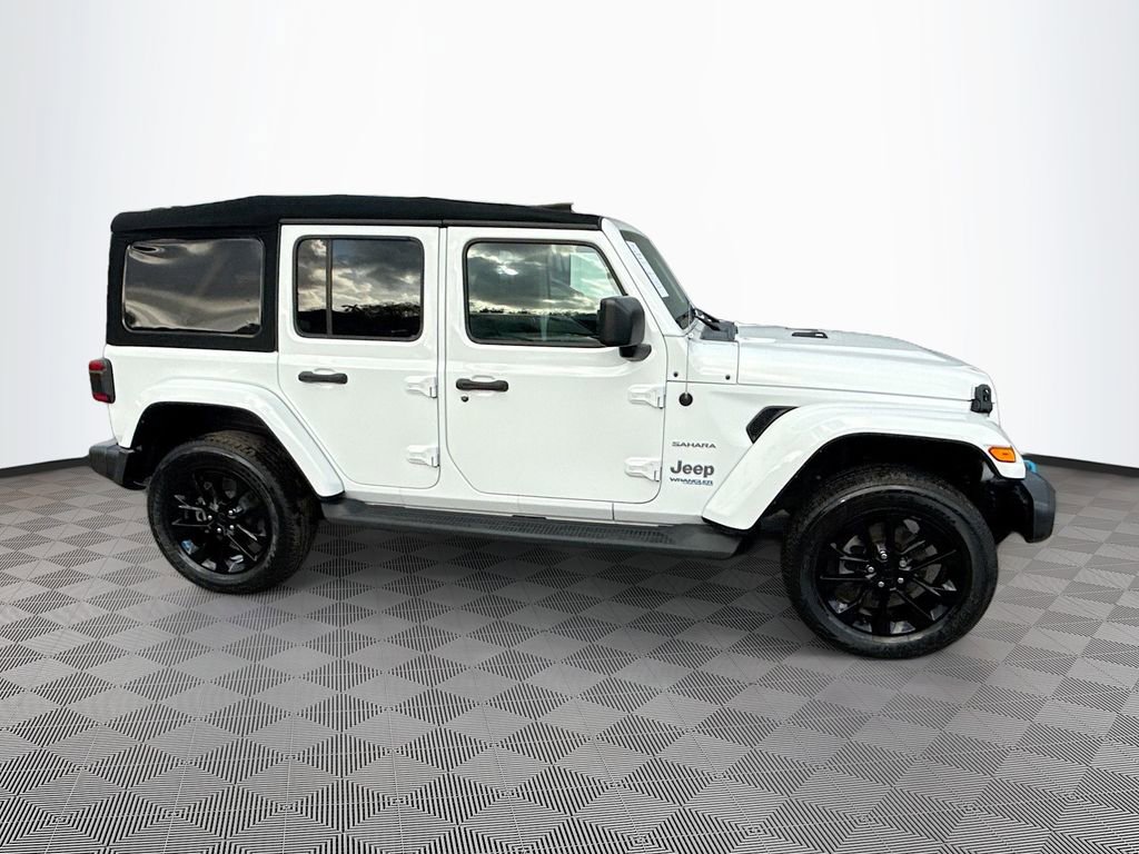 Used 2022 Jeep Wrangler Unlimited Sahara image 5