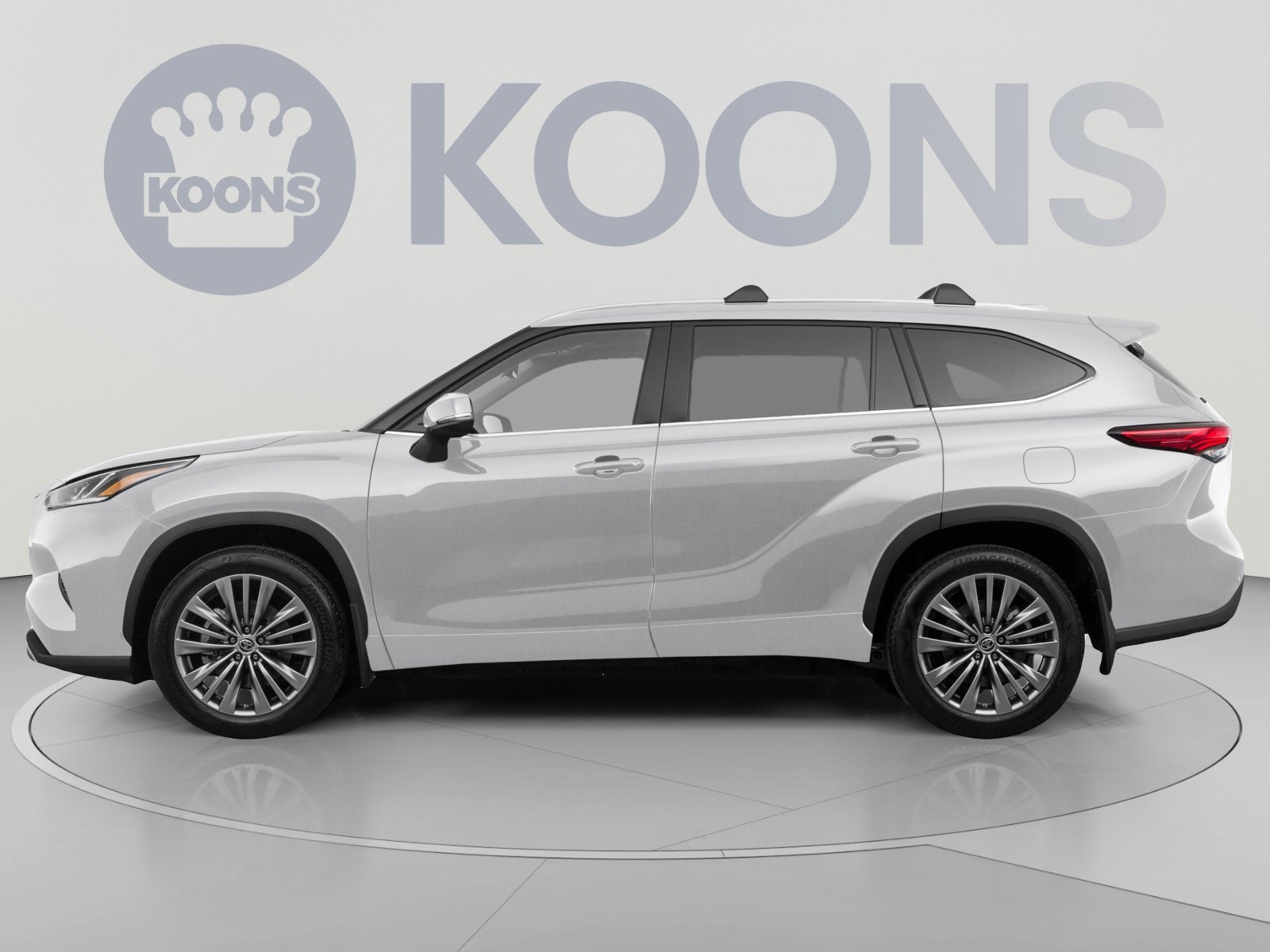 Used 2021 Toyota Highlander Platinum AWD/4WD image 2
