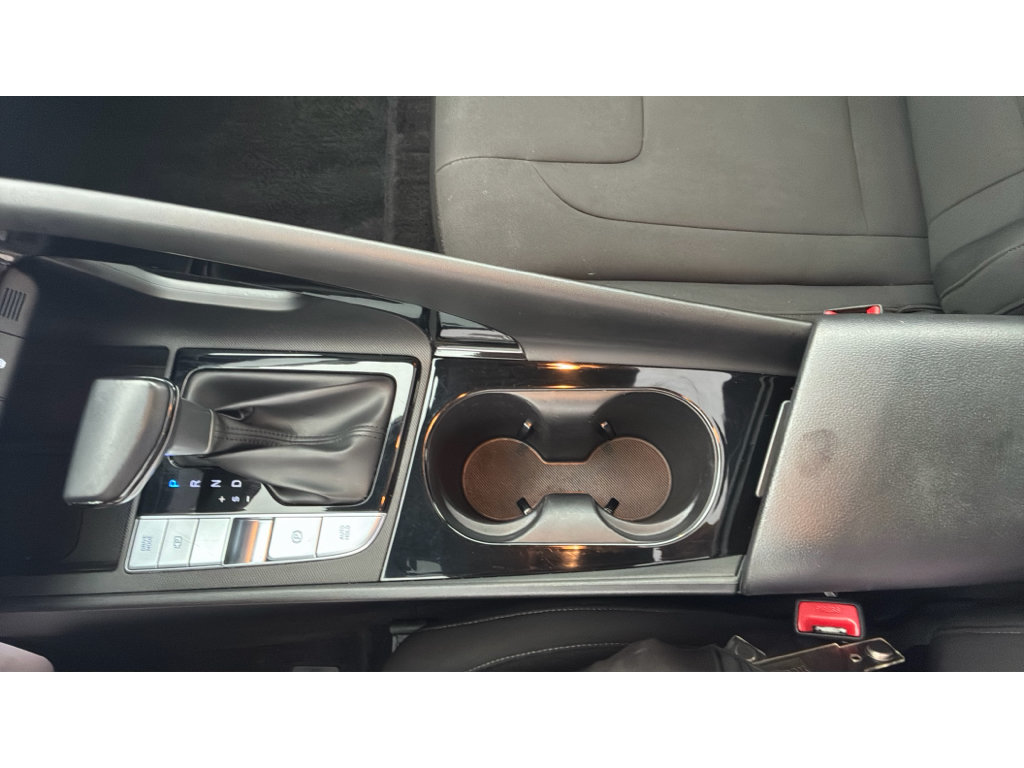 Used 2025 Hyundai Elantra SEL FWD image 18