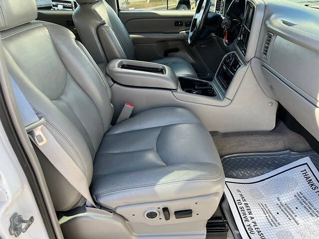 Used 2004 Chevrolet Silverado 2500 LT w/ Skid Plate Package AWD/4WD image 15