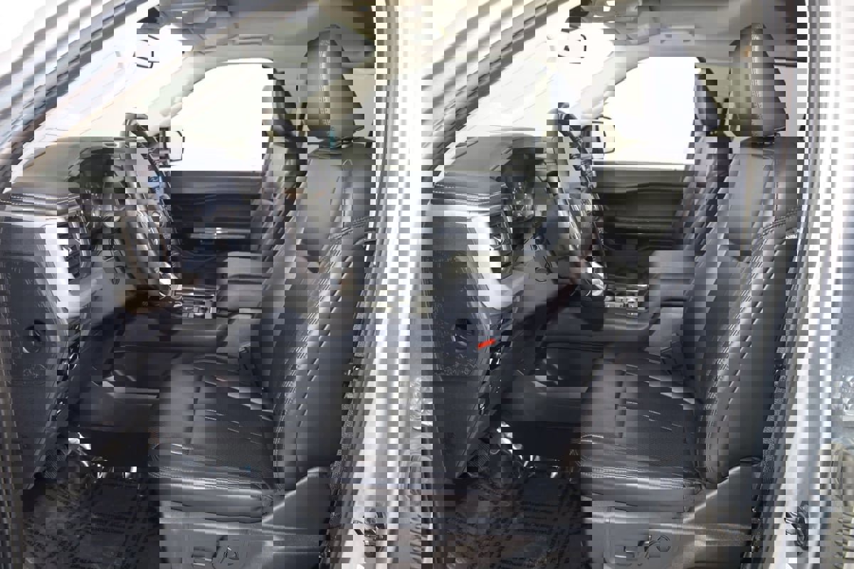 Used 2024 Ford Expedition Max XLT image 11