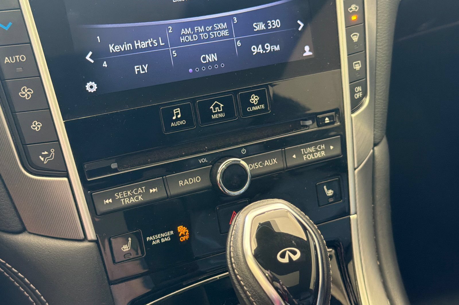 Used 2019 INFINITI Q60 3.0t Luxe w/ Essential Package RWD image 19