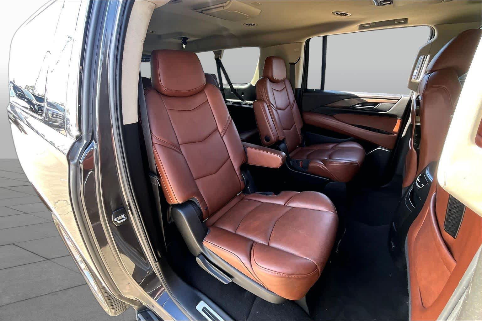 Used 2018 Cadillac Escalade ESV Luxury RWD image 20