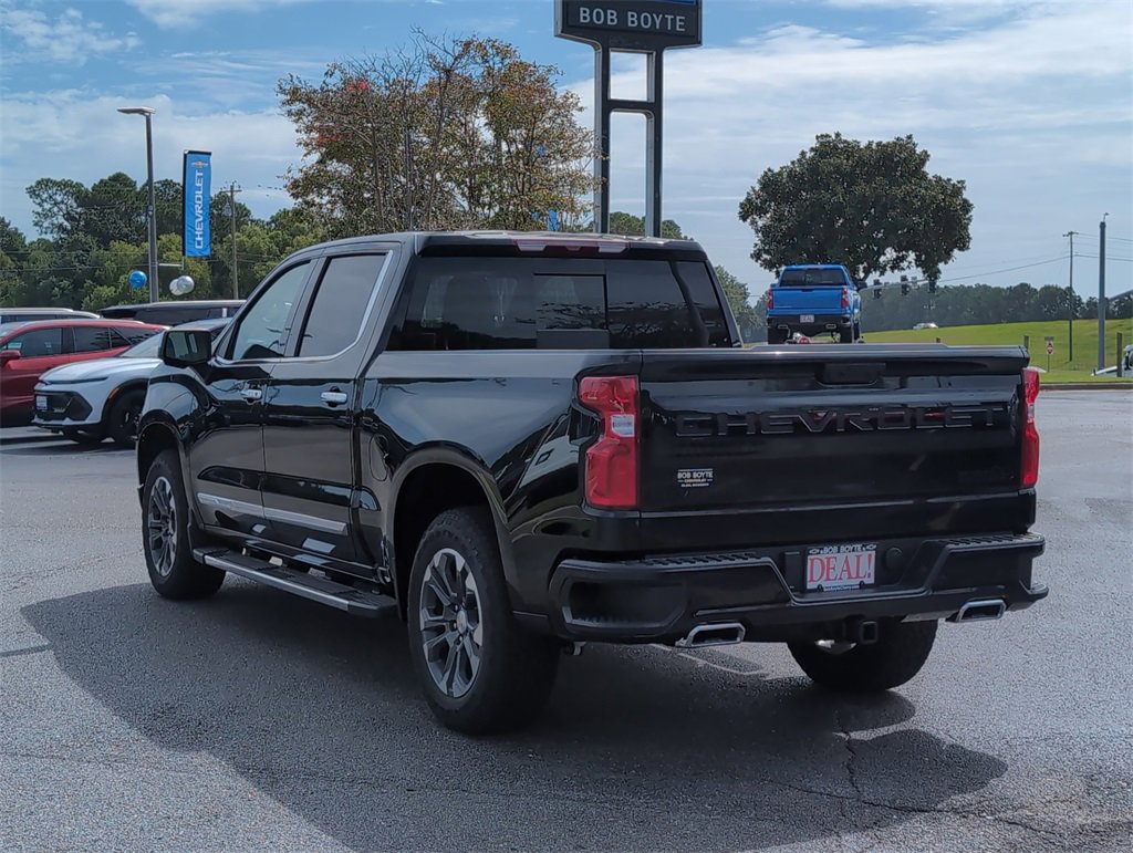 New 2026 Chevrolet Silverado 1500 High Country w/ LPO, Dark Essentials Package image 6
