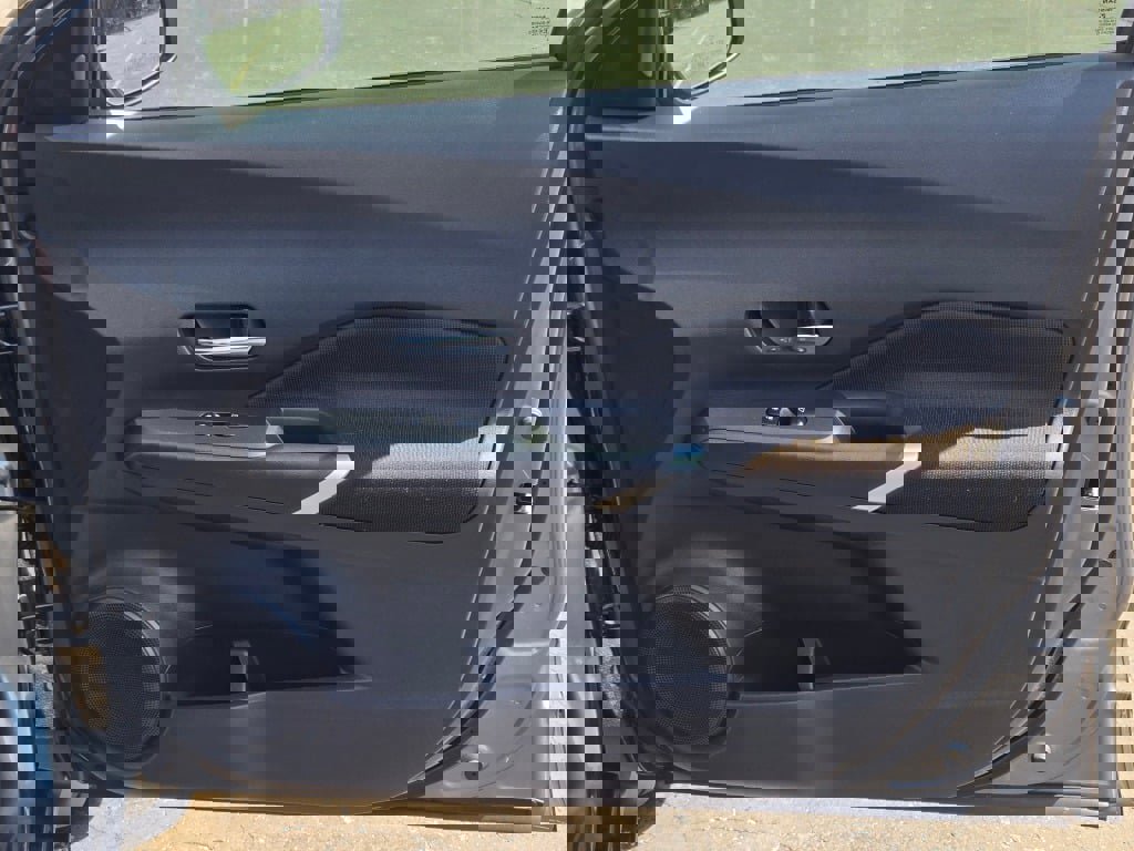 Used 2023 Nissan Kicks SV image 6