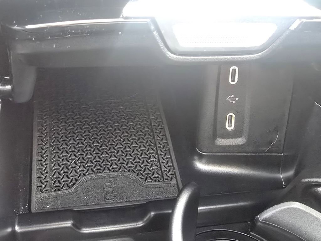 Certified 2026 Mercedes-Benz GLC 300 4MATIC image 32