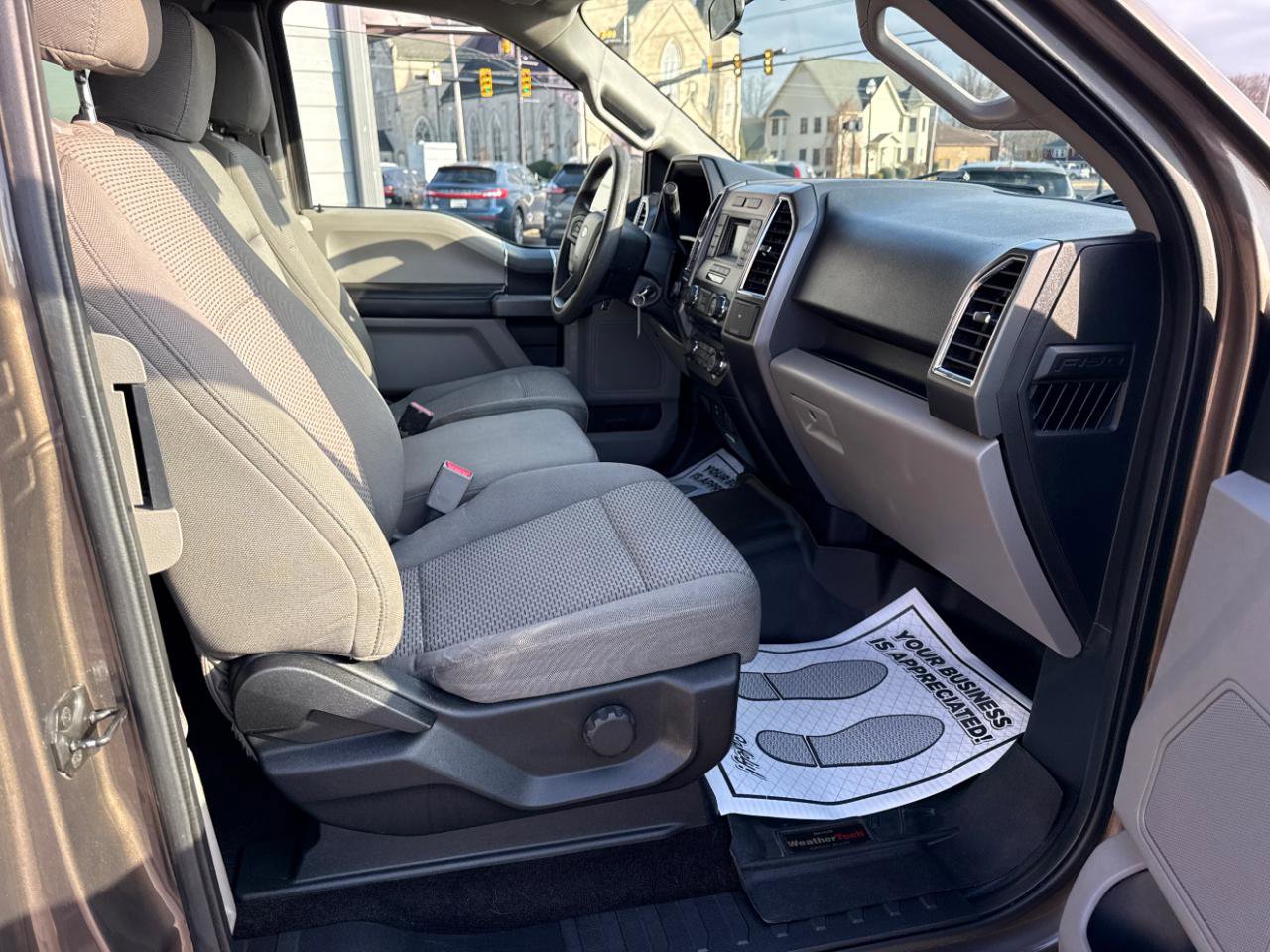 Used 2016 Ford F150 XLT image 8
