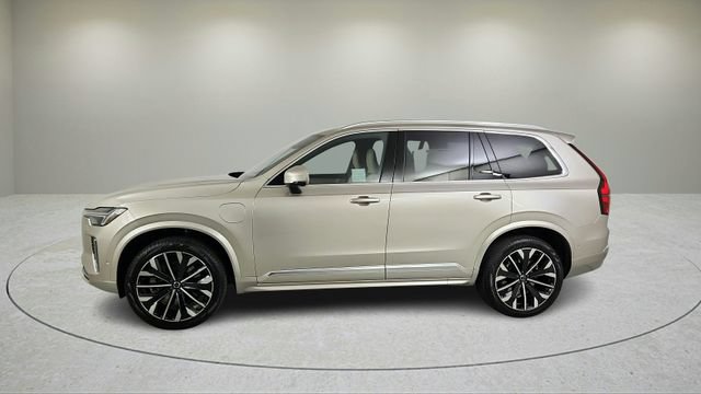 New 2026 Volvo XC90 T8 Plus w/ Protection Package Premier AWD/4WD image 7