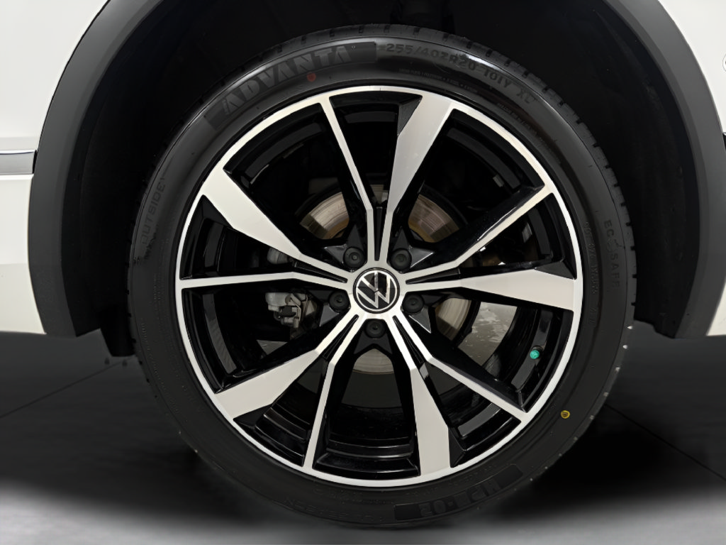 Used 2022 Volkswagen Tiguan SEL R-Line AWD/4WD image 30