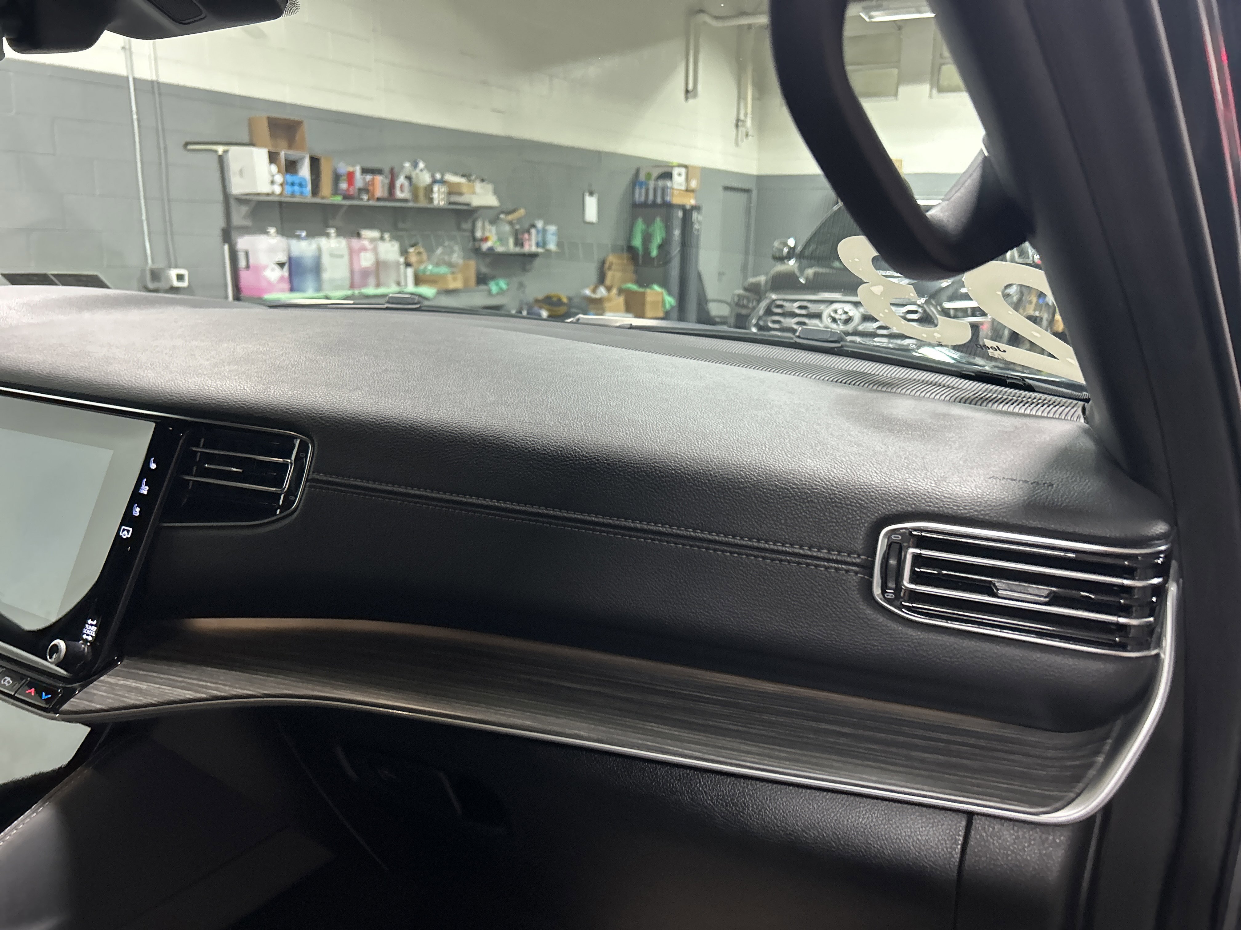 Used 2023 Jeep Wagoneer L Series II image 36