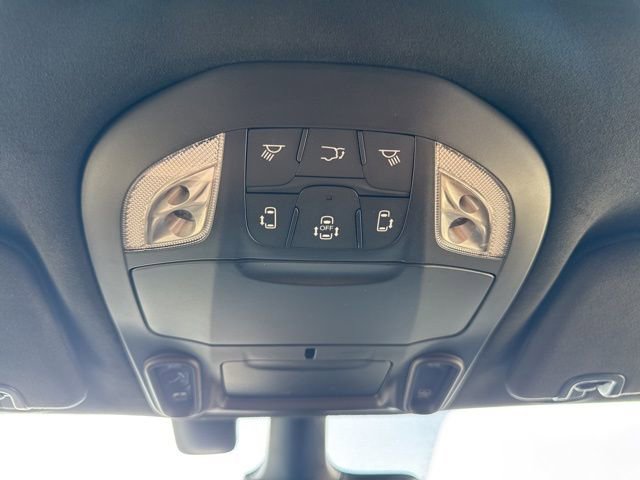 Used 2022 Chrysler Pacifica Pinnacle FWD image 26
