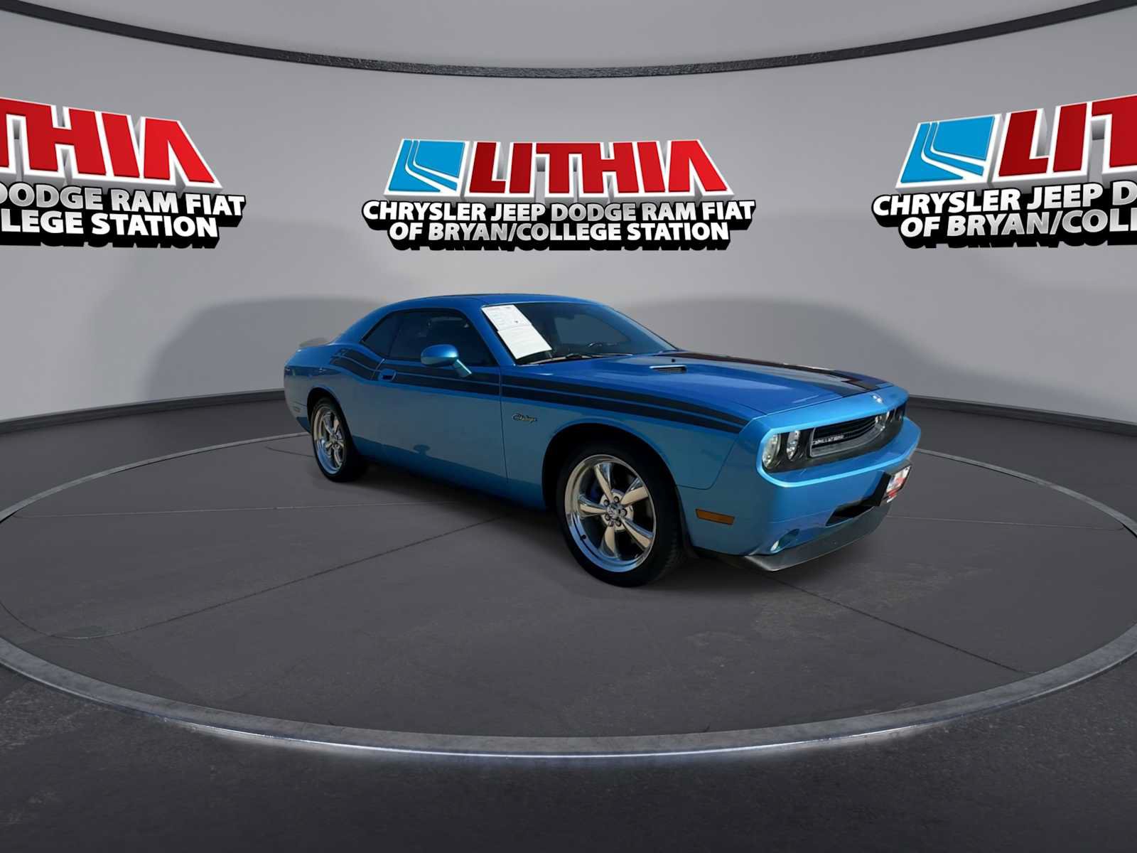 Used 2010 Dodge Challenger R/T RWD image 2