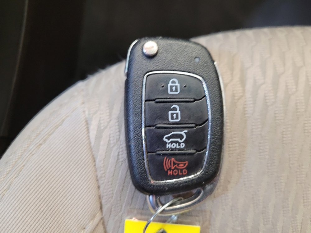 Used 2018 Hyundai Santa Fe Sport FWD image 32