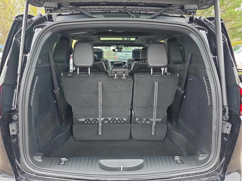 New 2026 Chrysler Pacifica Limited AWD/4WD image 13