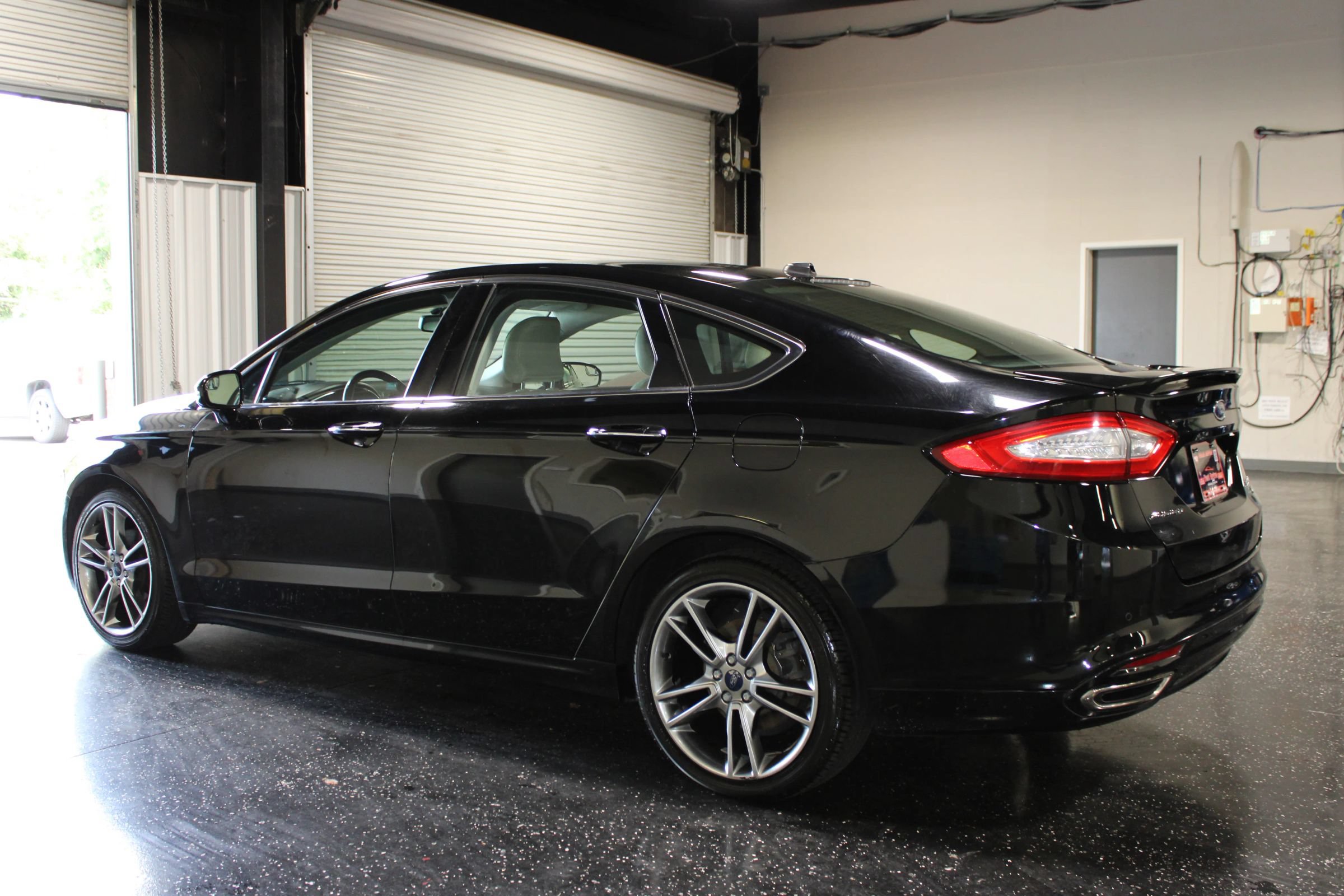 Used 2016 Ford Fusion Titanium AWD/4WD image 5