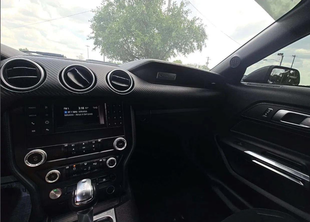 Used 2019 Ford Mustang Coupe w/ Black Accent Package RWD image 40
