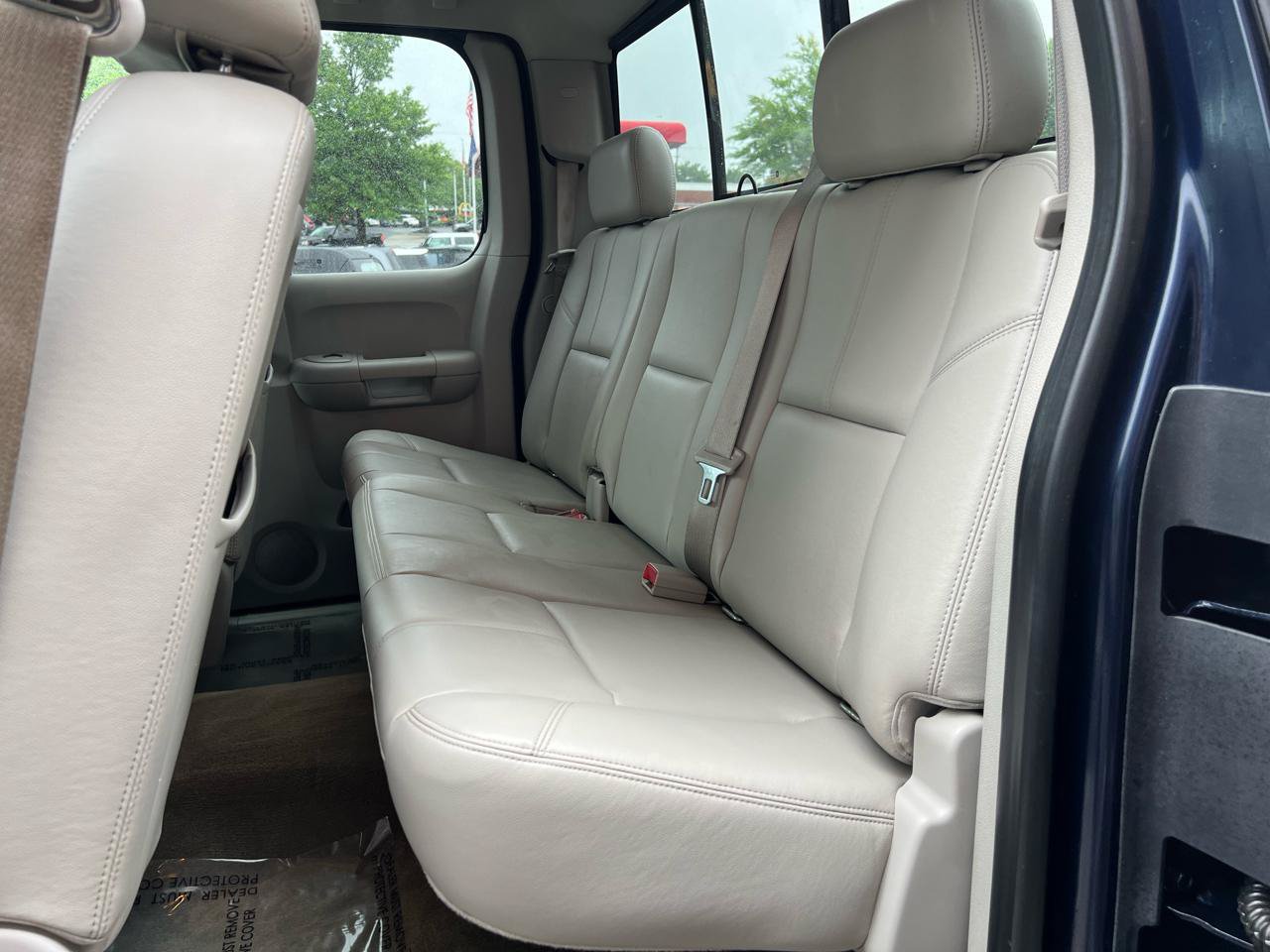 Used 2011 GMC Sierra 2500 SLT AWD/4WD image 25