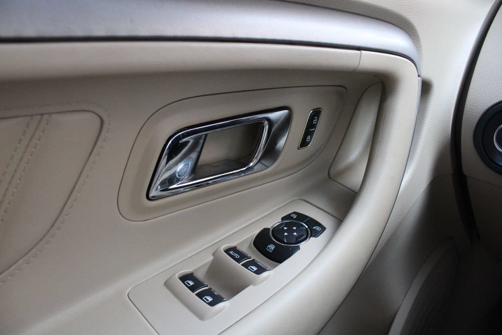 Used 2013 Ford Taurus SEL FWD image 7