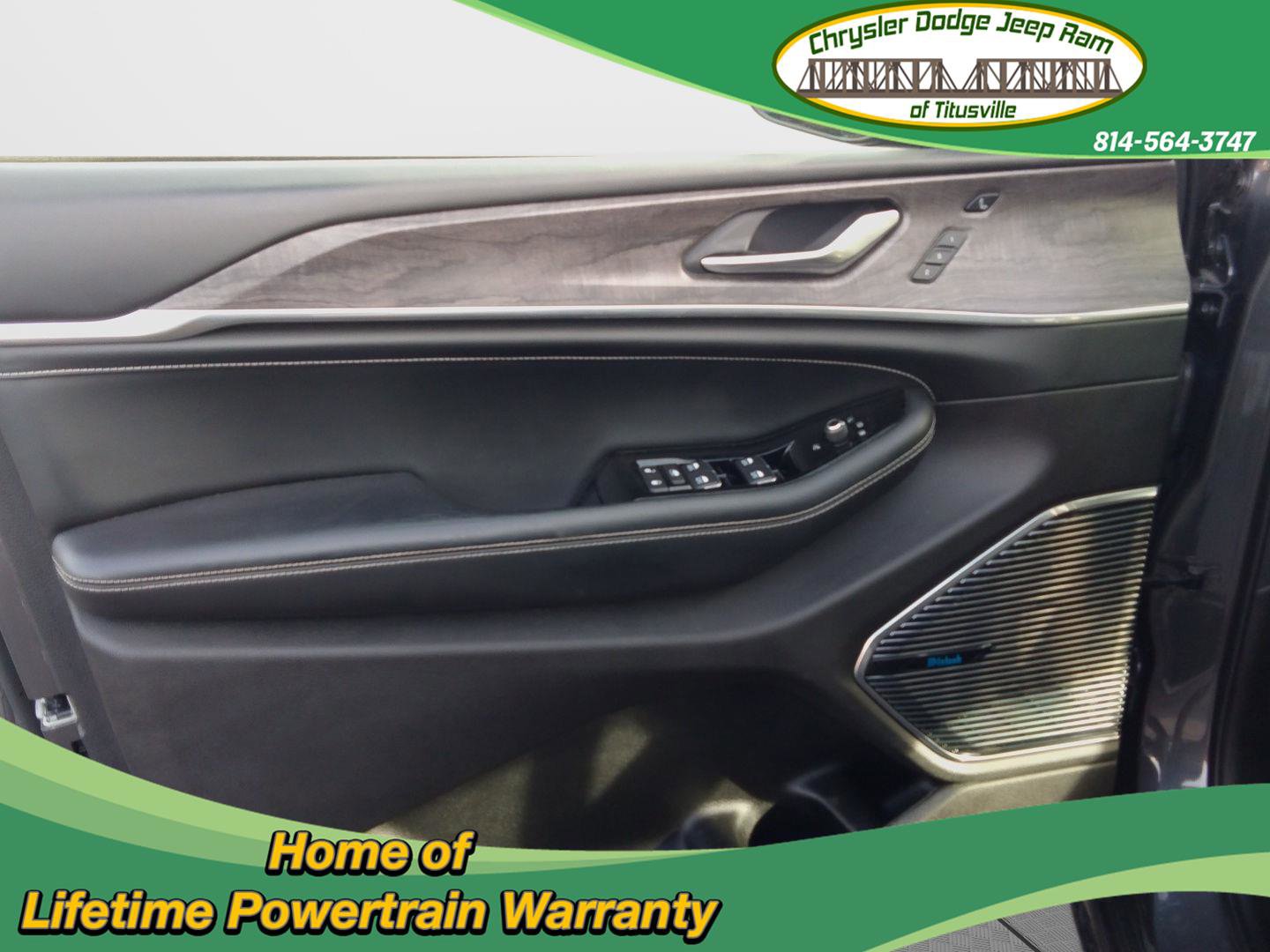 Used 2022 Jeep Grand Cherokee Overland w/ Luxury Tech Group IV image 16