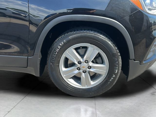 Used 2019 Chevrolet Trax LT w/ LT Convenience Package FWD image 29