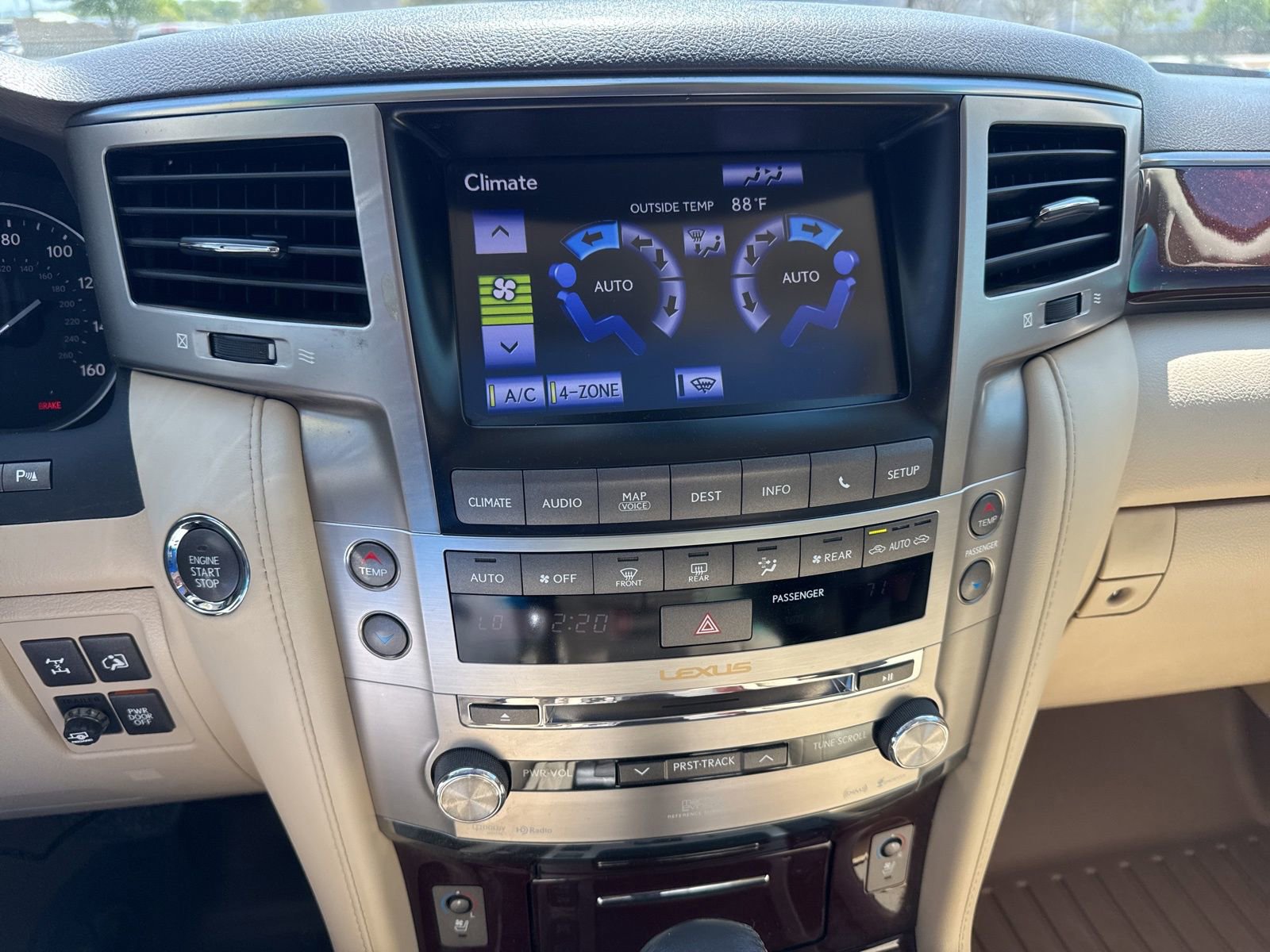 Used 2014 Lexus LX 570 4WD image 16