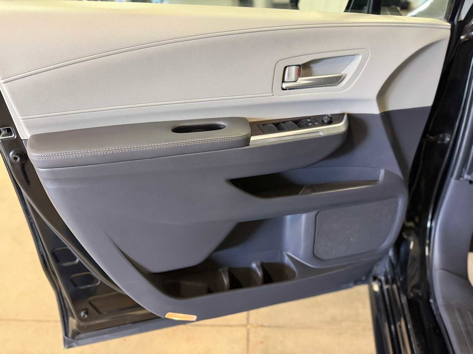 Certified 2023 Toyota Sienna XLE AWD/4WD image 23