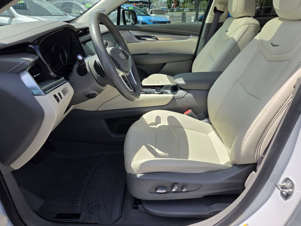 Used 2024 Cadillac XT5 Premium Luxury FWD image 5