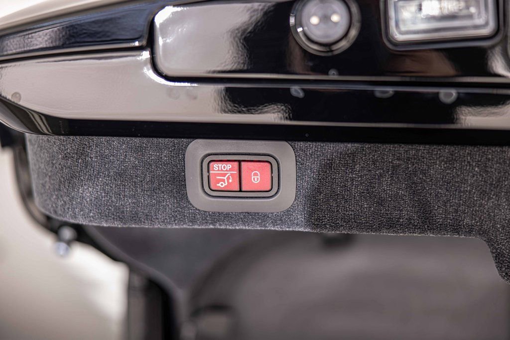 New 2026 Aston Martin DBX S image 16