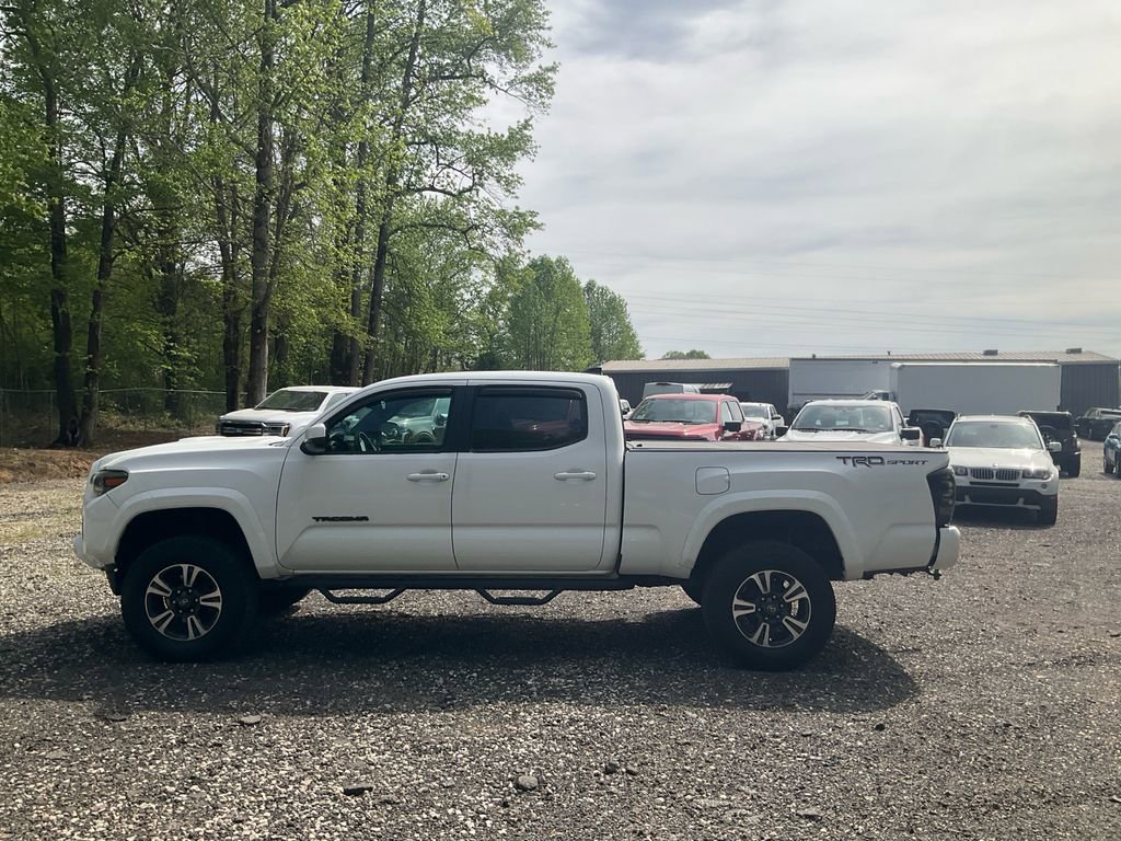 Used 2017 Toyota Tacoma TRD Sport image 8